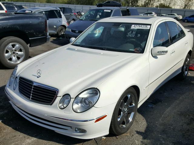 WDBUF70J44A497909 - 2004 MERCEDES-BENZ E 500 WHITE photo 2