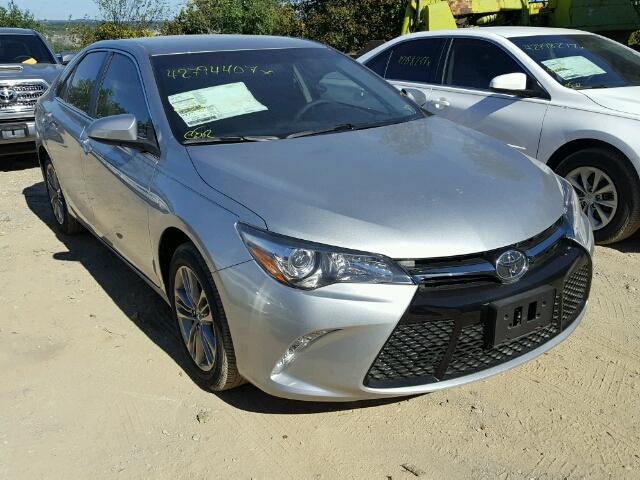 4T1BF1FK8HU411331 - 2017 TOYOTA CAMRY LE ნაცრისფერი ფოტო 1