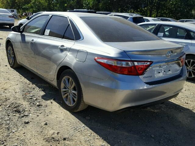 4T1BF1FK8HU411331 - 2017 TOYOTA CAMRY LE ნაცრისფერი ფოტო 3
