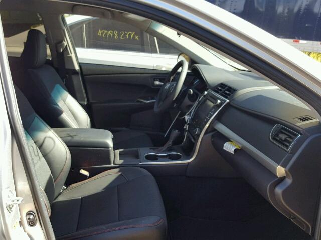 4T1BF1FK8HU411331 - 2017 TOYOTA CAMRY LE ნაცრისფერი ფოტო 5