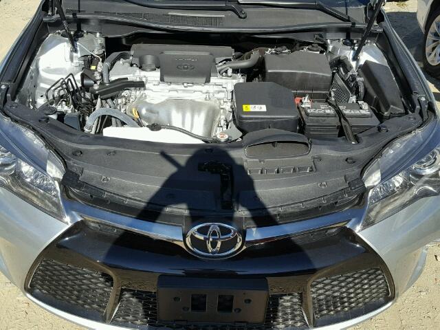 4T1BF1FK8HU411331 - 2017 TOYOTA CAMRY LE ნაცრისფერი ფოტო 7