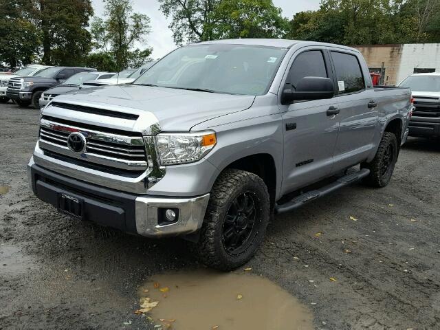 5TFDW5F14HX593149 - 2017 TOYOTA TUNDRA CRE GRAY photo 2