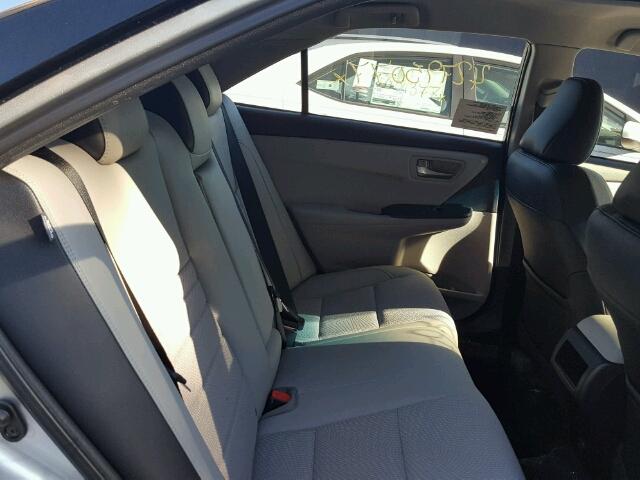 4T1BF1FK5HU690558 - 2017 TOYOTA CAMRY LE ვერცხლისფერი ფოტო 6