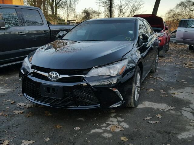 4T1BF1FK2HU695457 - 2017 TOYOTA CAMRY LE BLACK photo 2