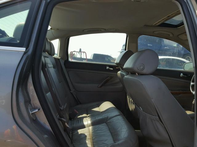 WVWRH63B32P126542 - 2002 VOLKSWAGEN PASSAT GLX GRAY photo 6