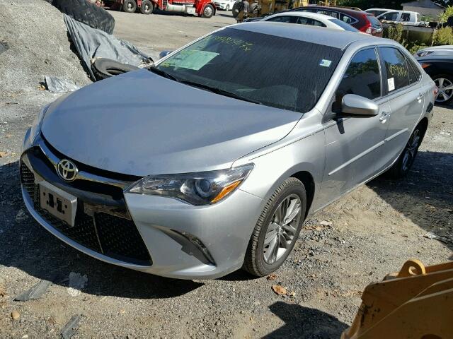 4T1BF1FK9HU698551 - 2017 TOYOTA CAMRY LE GRAY photo 2