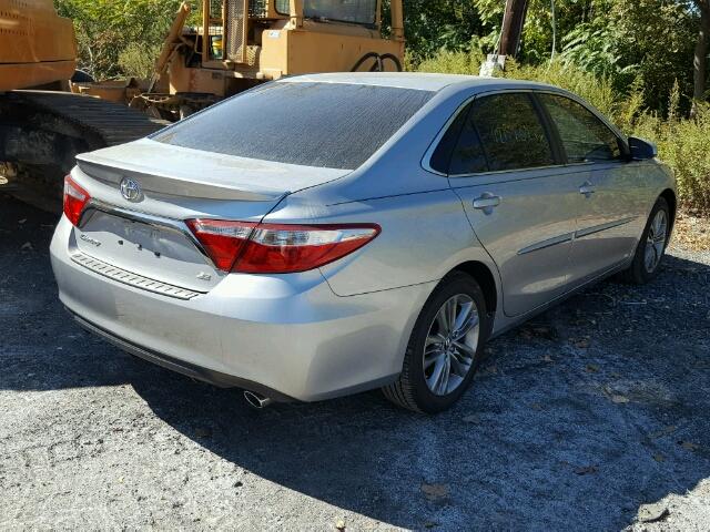 4T1BF1FK9HU698551 - 2017 TOYOTA CAMRY LE 灰色 照片 4