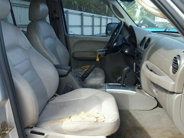 1J4GL58K64W269061 - 2004 JEEP LIBERTY LI SILVER photo 5