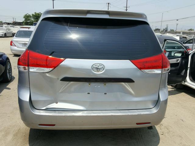 5TDZK3DC8ES428653 - 2014 TOYOTA SIENNA BAS SILVER photo 9