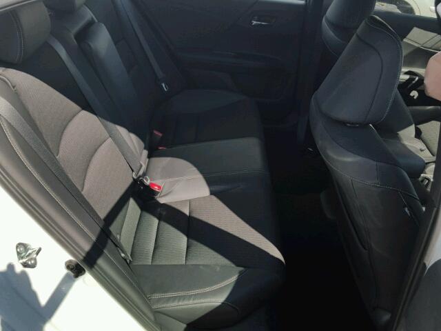 1HGCR2F52HA118530 - 2017 HONDA ACCORD SPO WHITE photo 6