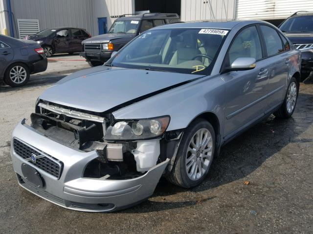 YV1MS682662205379 - 2006 VOLVO S40 T5 SILVER photo 2
