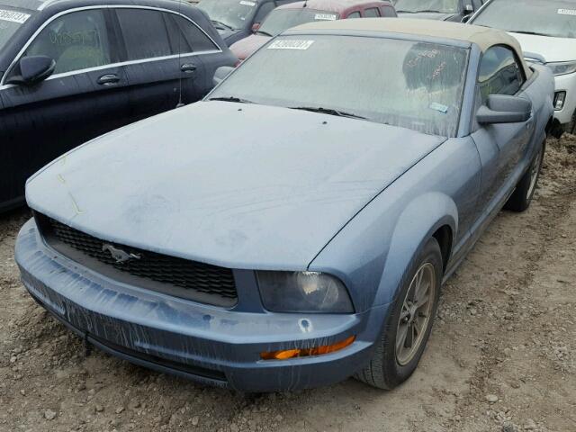 1ZVFT84N955167230 - 2005 FORD MUSTANG BLUE photo 2