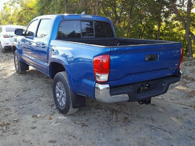 5TFAZ5CN5HX035912 - 2017 TOYOTA TACOMA DOU BLUE photo 3