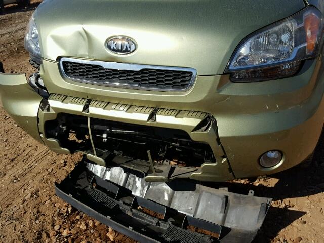 KNDJT2A26A7044276 - 2010 KIA SOUL + GREEN photo 9