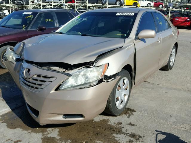 4T1BE46K67U715082 - 2007 TOYOTA CAMRY NEW GOLD photo 2