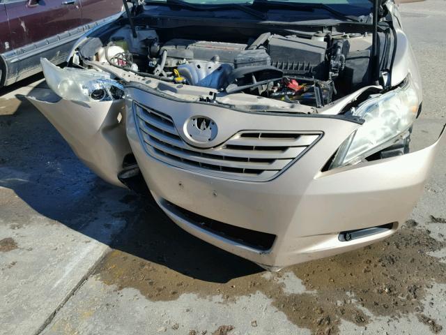 4T1BE46K67U715082 - 2007 TOYOTA CAMRY NEW GOLD photo 7