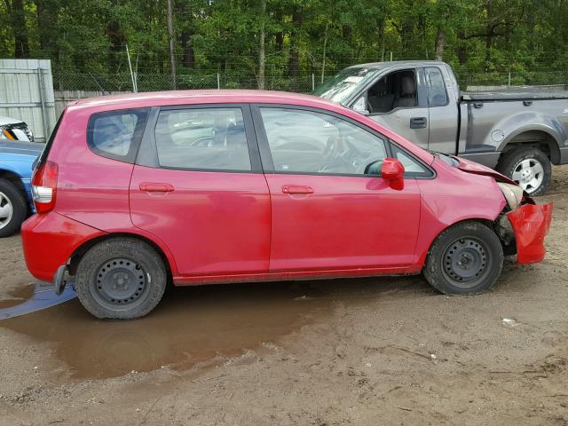 JHMGD37488S040998 - 2008 HONDA FIT RED photo 9