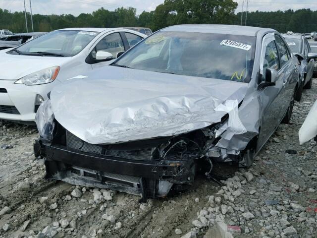 4T1BF1FK2HU441179 - 2017 TOYOTA CAMRY LE ვერცხლისფერი ფოტო 2