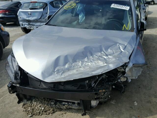 4T1BF1FK2HU441179 - 2017 TOYOTA CAMRY LE ვერცხლისფერი ფოტო 9