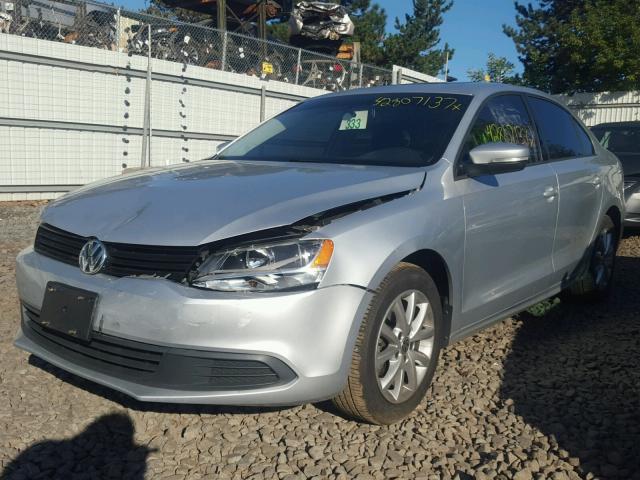 3VWDP7AJ3CM308503 - 2012 VOLKSWAGEN JETTA SE 银色 照片 2