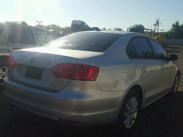 3VWDP7AJ3CM308503 - 2012 VOLKSWAGEN JETTA SE 银色 照片 4