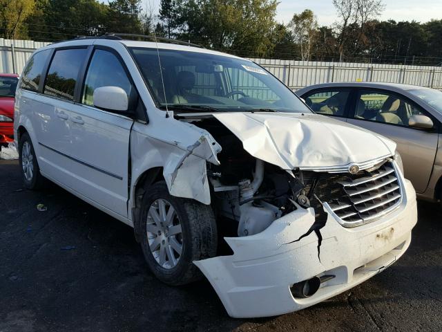 2A4RR5D17AR138567 - 2010 CHRYSLER TOWN & COU WHITE photo 1