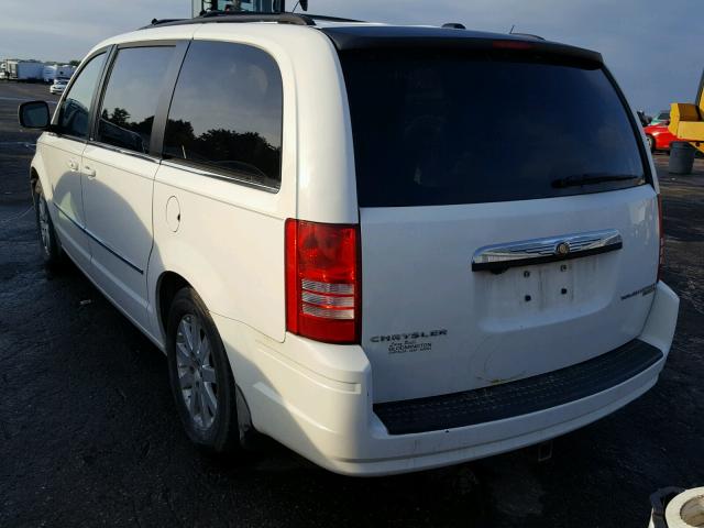 2A4RR5D17AR138567 - 2010 CHRYSLER TOWN & COU WHITE photo 3