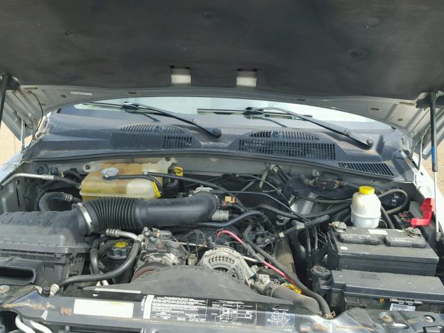 1J4GL38K34W109997 - 2004 JEEP LIBERTY RE SILVER photo 7