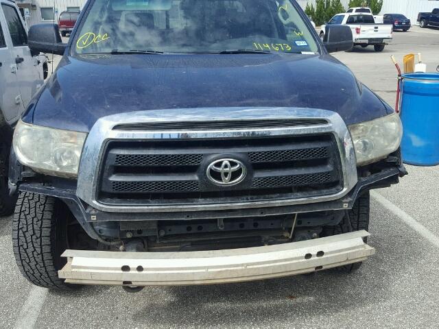 5TFUY5F15AX114673 - 2010 TOYOTA TUNDRA DOU BLUE photo 9