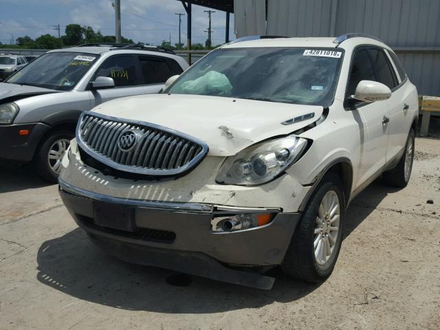 5GAKRBED5BJ124883 - 2011 BUICK ENCLAVE CX WHITE photo 2