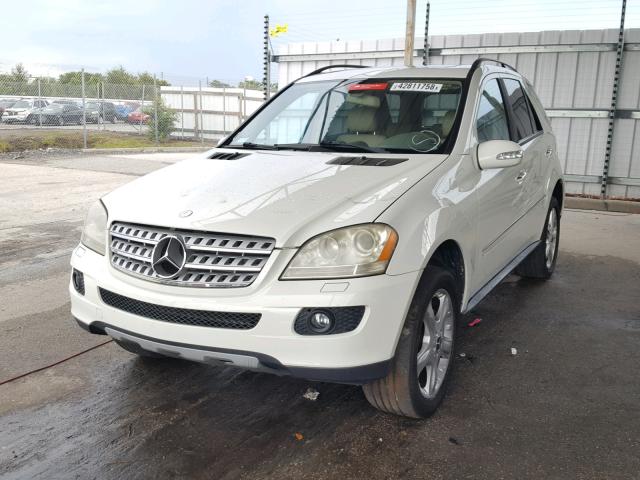 4JGBB22E58A395074 - 2008 MERCEDES-BENZ ML 320 CDI WHITE photo 2