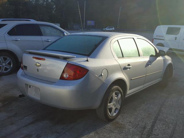 1G1AK52F057657319 - 2005 CHEVROLET COBALT SILVER photo 4