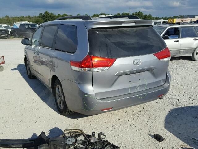 5TDKK3DC8CS224353 - 2012 TOYOTA SIENNA LE GRAY photo 3