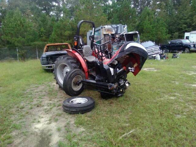 D06097 - 2017 CASE TRACTOR RED photo 1