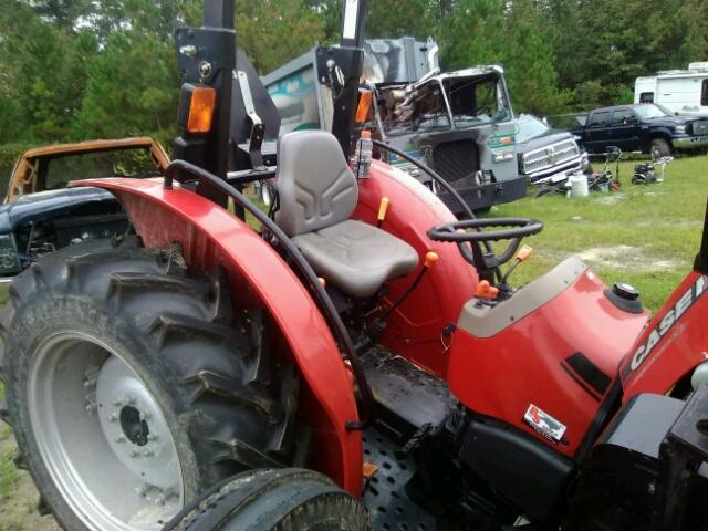 D06097 - 2017 CASE TRACTOR RED photo 5