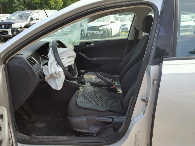 3VW1K7AJ7CM327296 - 2012 VOLKSWAGEN JETTA BASE Արծաթագույն լուսանկար 5