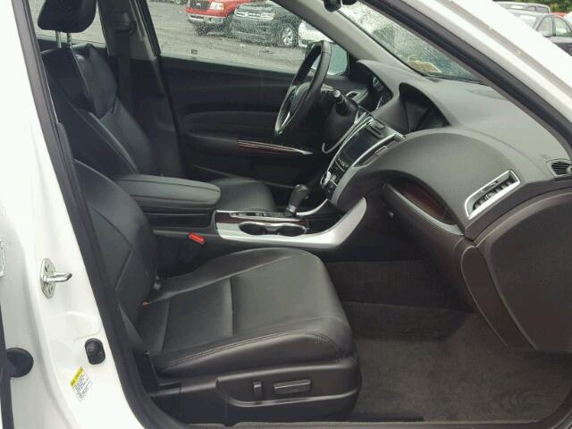 19UUB1F5XGA010948 - 2016 ACURA TLX TECH WHITE photo 5