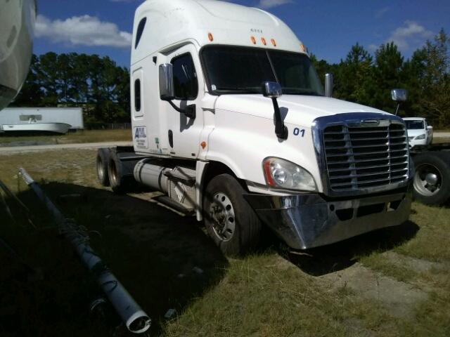 1FUJGLDR1BSAW9762 - 2011 FREIGHTLINER CASCADIA 1 WHITE photo 1