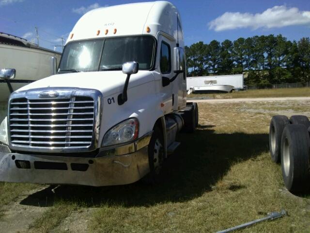 1FUJGLDR1BSAW9762 - 2011 FREIGHTLINER CASCADIA 1 WHITE photo 2