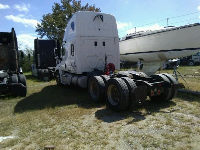 1FUJGLDR1BSAW9762 - 2011 FREIGHTLINER CASCADIA 1 WHITE photo 3