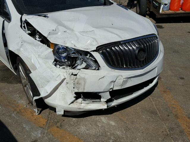 1G4PP5SK0G4117193 - 2016 BUICK VERANO WHITE photo 9