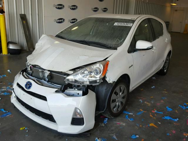 JTDKDTB36E1069881 - 2014 TOYOTA PRIUS C WHITE photo 2