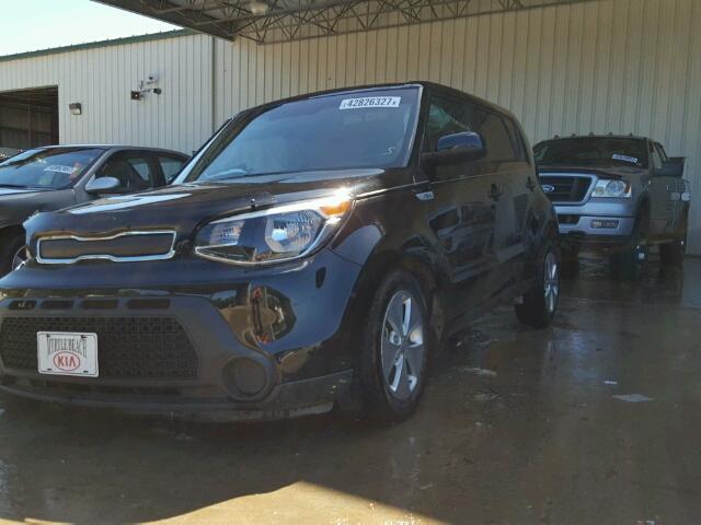 KNDJN2A28G7328463 - 2016 KIA SOUL BLACK photo 2