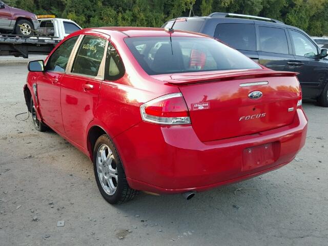 1FAHP35N28W143504 - 2008 FORD FOCUS SE RED photo 3