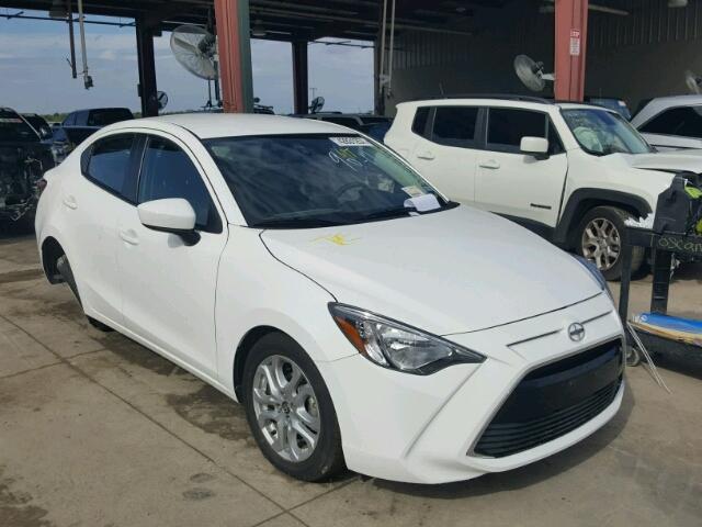 3MYDLBZV6GY109082 - 2016 TOYOTA SCION IA WHITE photo 1