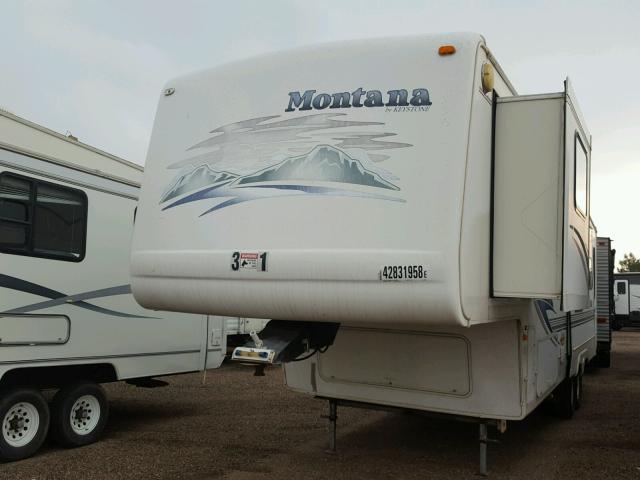 4YDF3282814053677 - 2001 KEYSTONE MONTANA WHITE photo 2