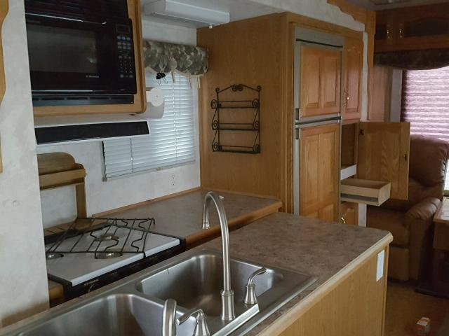 4YDF3282814053677 - 2001 KEYSTONE MONTANA WHITE photo 7