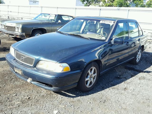 YV1LS5674W1478766 - 1998 VOLVO S70 GLT TEAL photo 2