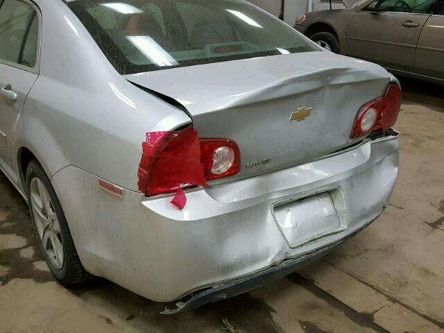 1G1ZB5EB7AF103903 - 2010 CHEVROLET MALIBU LS Gümüş foto 9