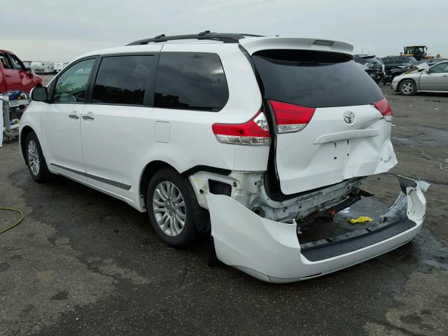 5TDYK3DC2CS186015 - 2012 TOYOTA SIENNA WHITE photo 3